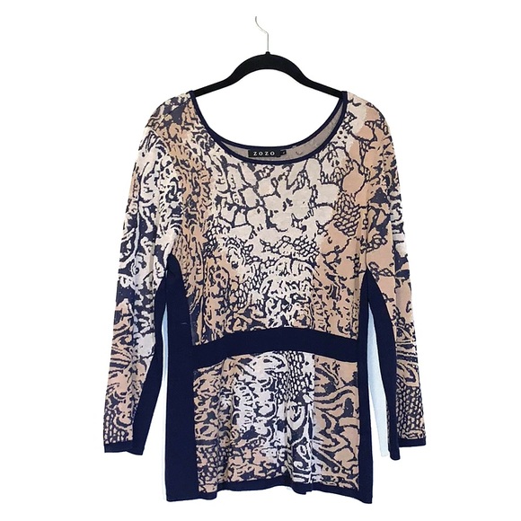 ZOZO Sweaters - ZOZO soft patterned sweater EUC